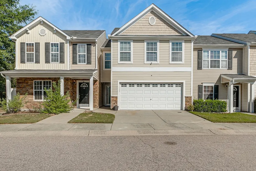 Centrally Located Raleigh Townhome w/ Pool Access - Image 1