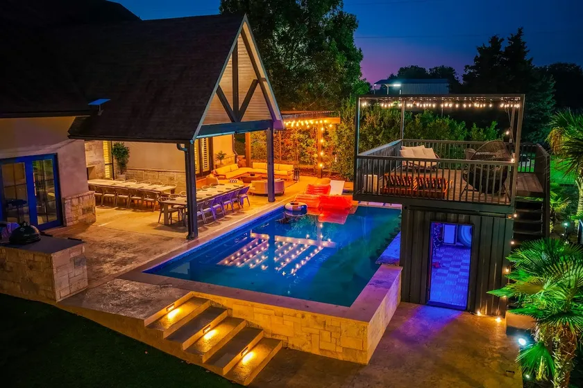 Penrose House DFW Sleep 28 Swim-Up Pool Bar Estate - Image 1
