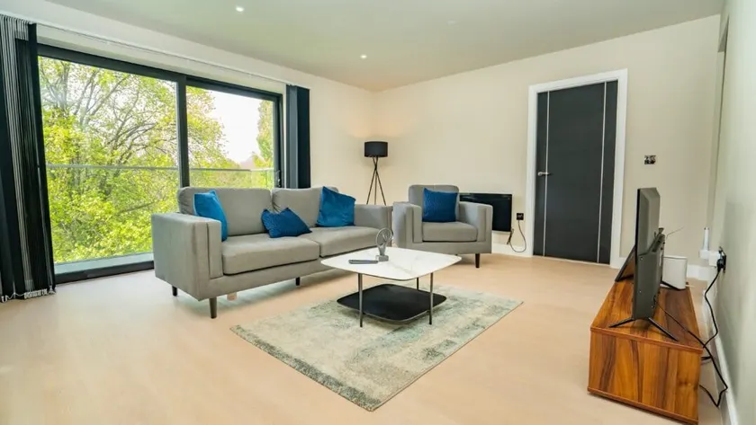 Fantastic 2 Bedroom Apartment in Birmingham - Image 1