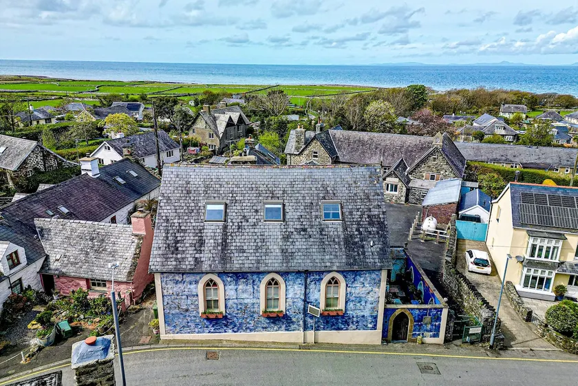 Salem The Blue Chapel - Image 1