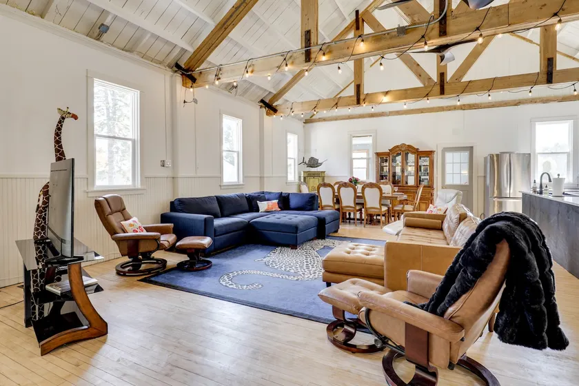 'the Townhall' Northwoods Retreat w/ Large Patio! - Image 1