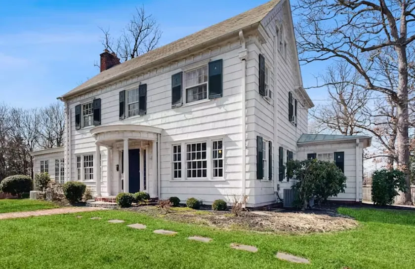 Entire home. Historic, dog-friendly Colonial - Image 1