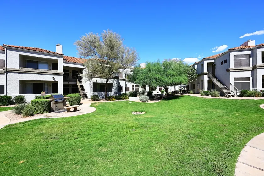 Luxe New Condo in Central Scottsdale - Image 1