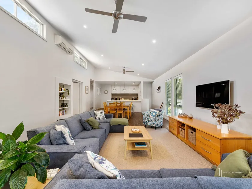 Walk-to-Beach Home with Bush Views|Carramar Dream - Image 1