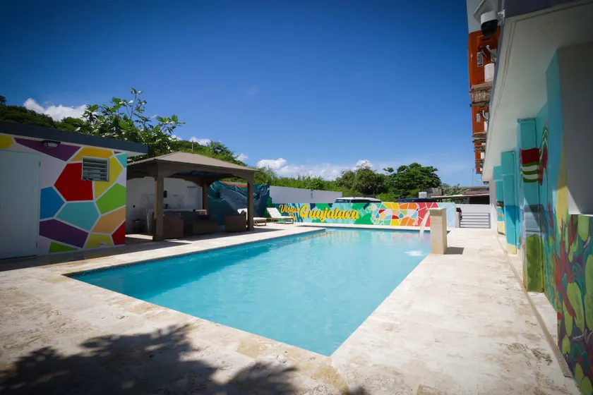 Oceanview Apartment with Rooftop - Image 1