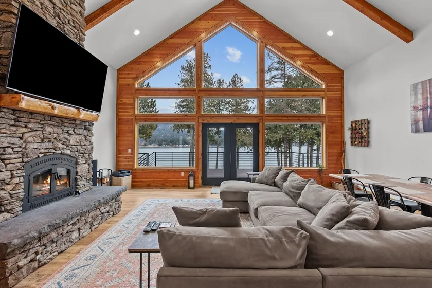 Willow Bay - Image 1