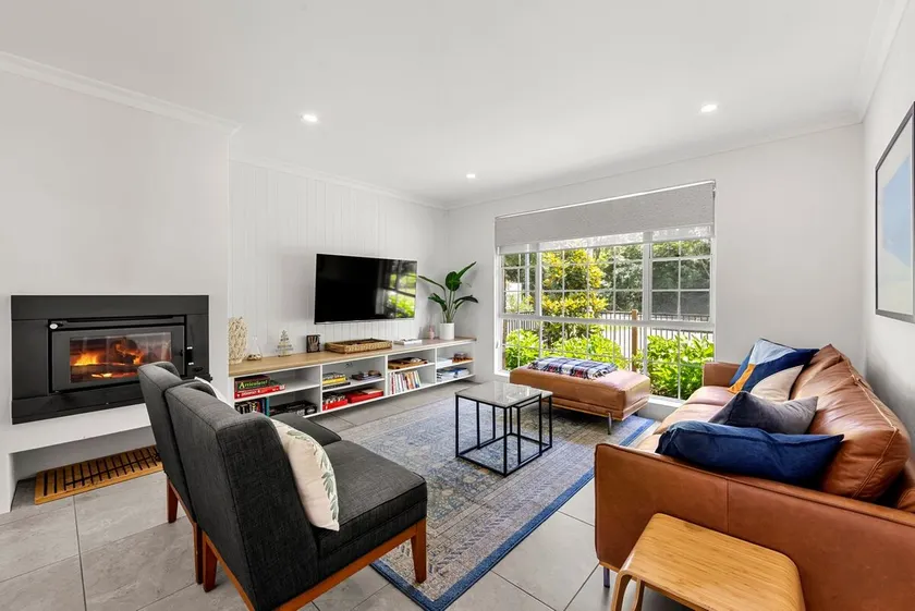Callala Bay n Beach House - Pet Friendly with Fireplace - Image 1