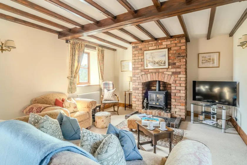 Elm End Cottage - Single-Storey Farm Retreat - Image 1