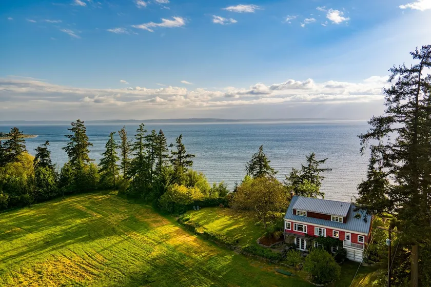Maxwelton Aerie | Bluffside Puget Sound Views - Image 1