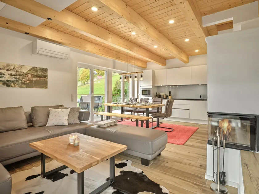 Penthouse Cassiopeia by AA Holiday Homes SKI IN SKI OUT - Image 1