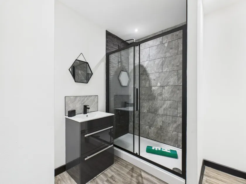 Darlington Town Centre 1 Bedroom Modern Apartment - Image 1
