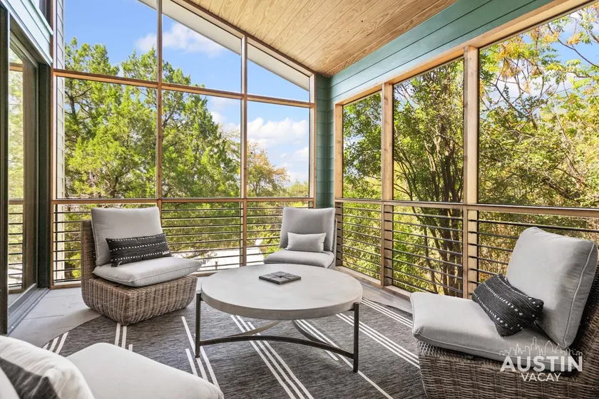 Quiet South Austin King Suite • Porch + SoCo - Image 1