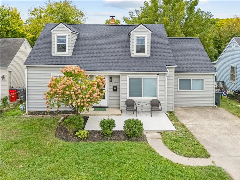 Group Ready 4BR near OSU w/ Fire Pit & Wet Bar ! - Image 1