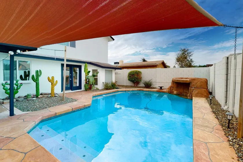 Backyard Oasis: Phoenix Gem Near Hiking & Golfing! - Image 1