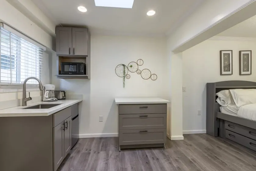 @ Marbella Lane - Adorable and Quiet Studio - Image 1