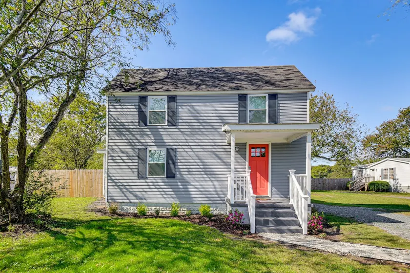 Beach Days & Dtwn Charm! Cape Charles Cottage - Image 1
