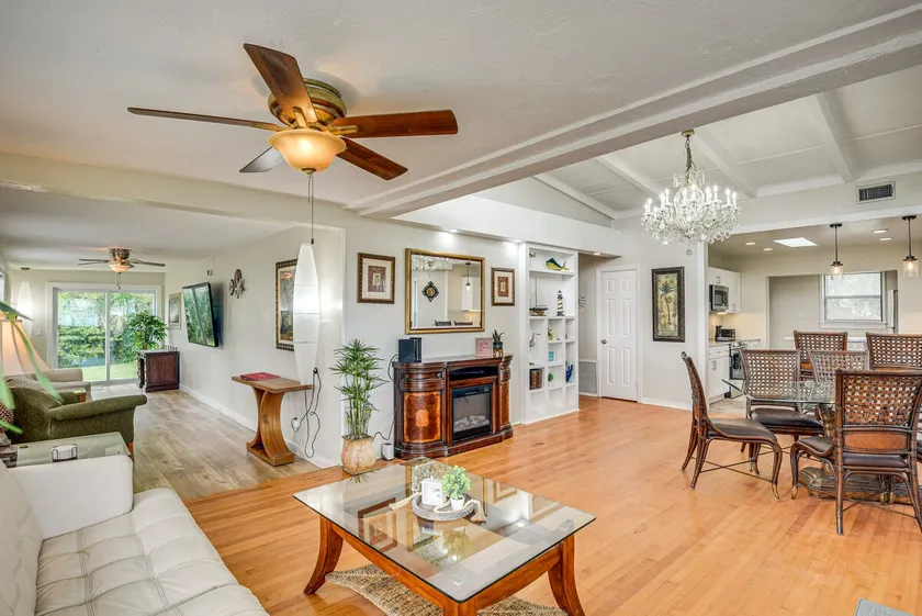 3 Mi to Beach & Boardwalk: Riverfront Daytona Home - Image 1