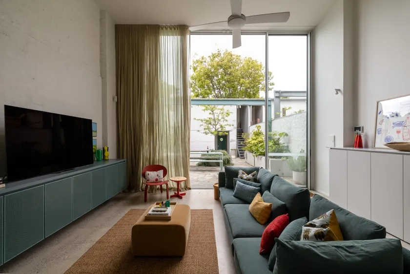 Modern 4BD in Seddon | Family-Friendly Near CBD - Image 1