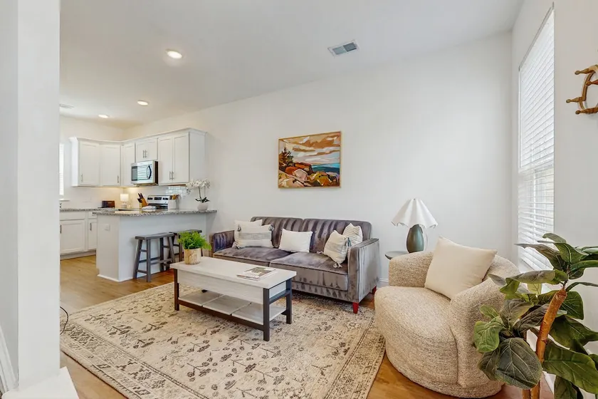 1BR loft in Pet Friendly Resort w/ pool, hot tub & - Image 1