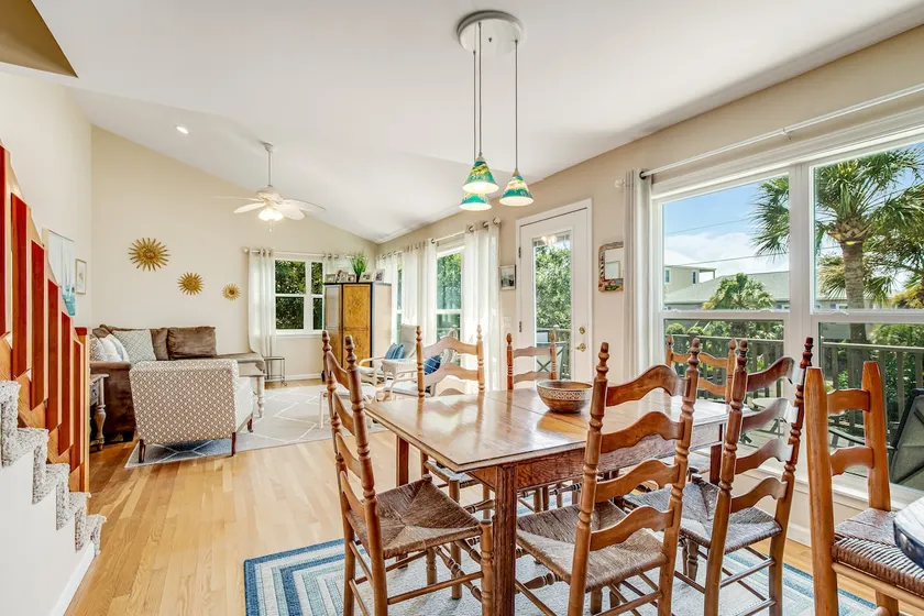 Relaxing oceanside home w/ multiple decks, outdoor - Image 1