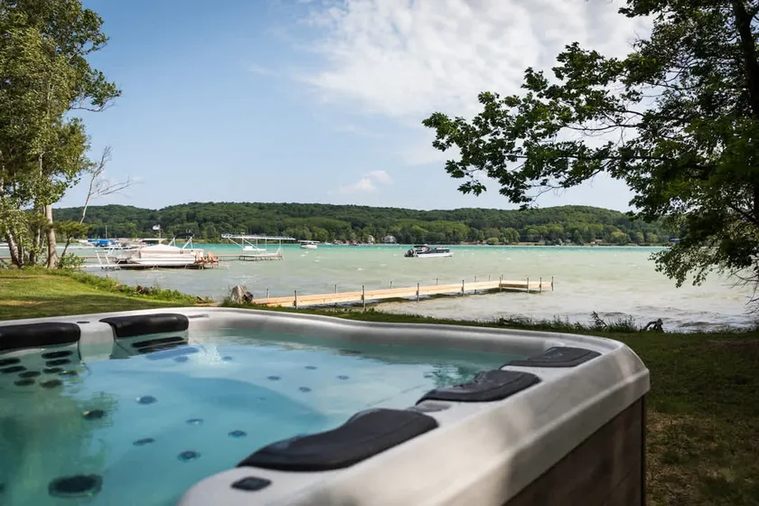 Little Glen Cottage|Lakefront|Hot Tub|Dog Friendly - Image 1