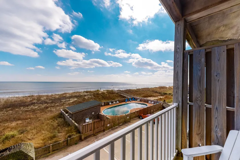 1BR Oceanfront 3rd-Floor | Balcony | Pool - Image 1
