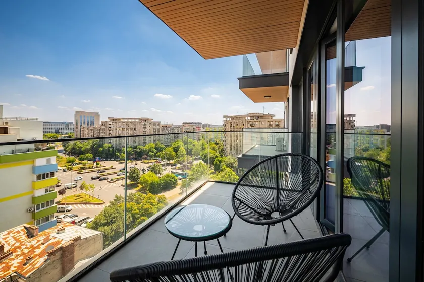 Purple Gem - 2BR Apartment with Great City View - Image 1