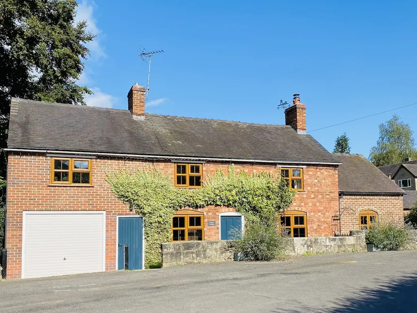 Yoxall Cottage - Image 1