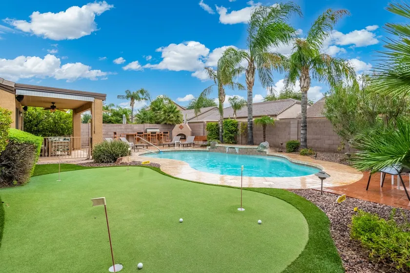 Desert Getaway | Private Pool & Putting Green - Image 1