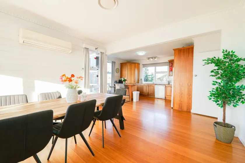 StayAU Premier Mountain 6 BRM Luxury Villa in Tas - Image 1