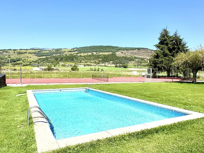 Llívia, Cerdanya, penthouse with garden and pool. - Image 1
