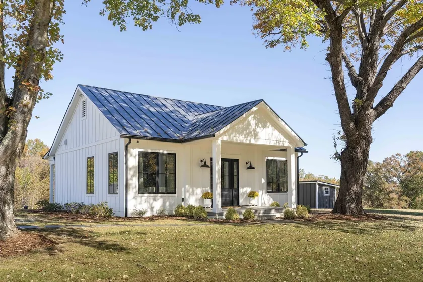 Fox Cottage – Modern Wine Country Retreat - Image 1