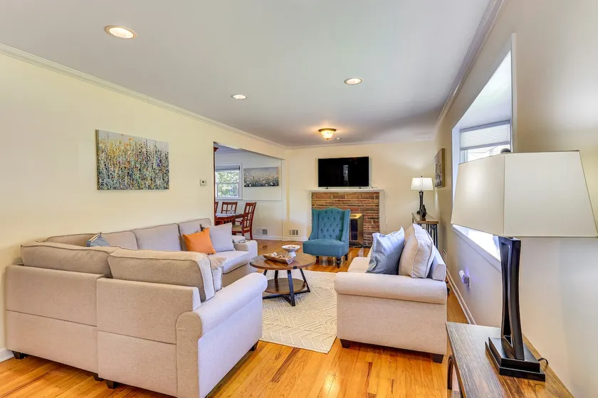 Spacious Fanwood Home w/ Decks, Walk to Park! - Image 1