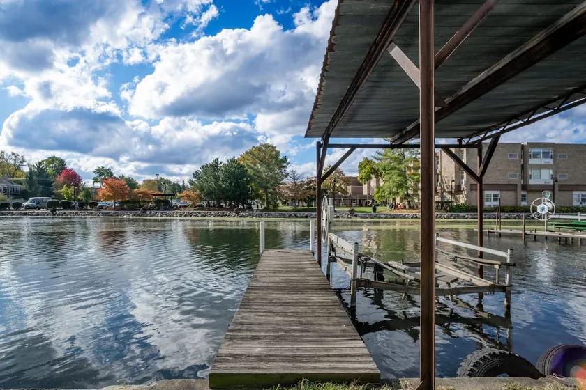 3/2 Riverwalk Retreat Luxury Home in Downtown - Image 1