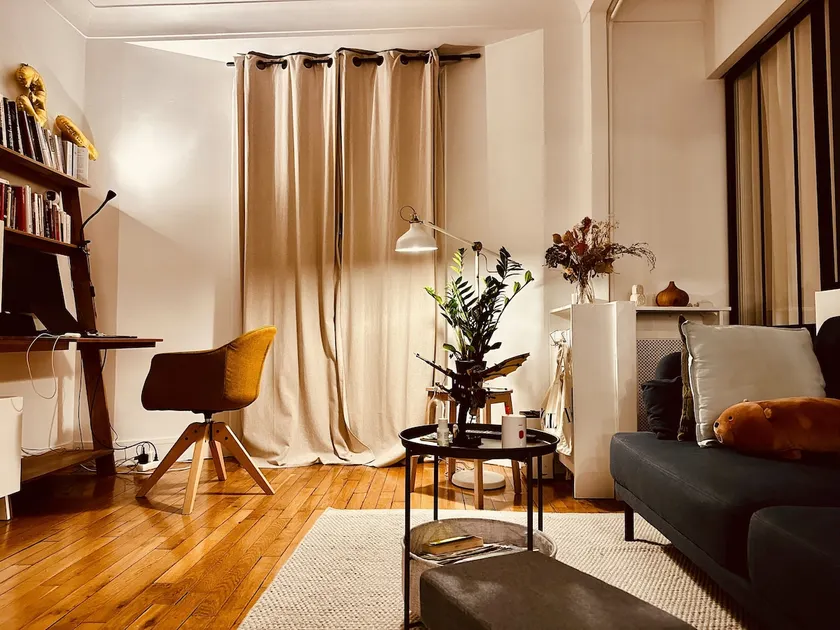 Modern apartment in Courbevoie near the park - Image 1