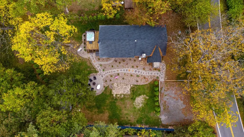NEW: Cozy One Level w/ Hot Tub in Kerhonkson - Image 1