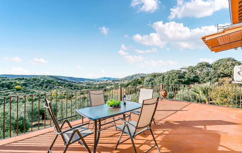 Awesome home in Villanueva del Rey - Image 1