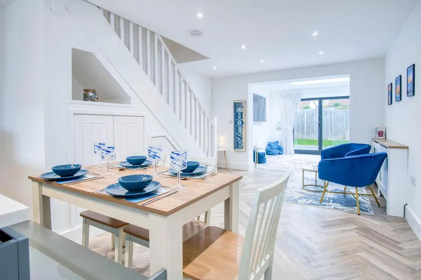 Hatherleigh Drive - 2 Bedroom House - Mumbles - Image 1