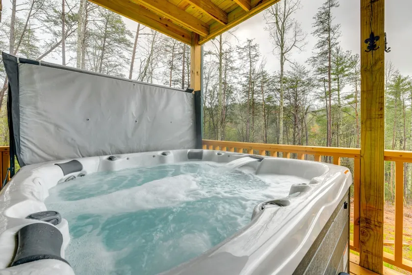 5BR Smoky Mtn Cabin w/ Hot Tub | Sleeps 13 - Image 1