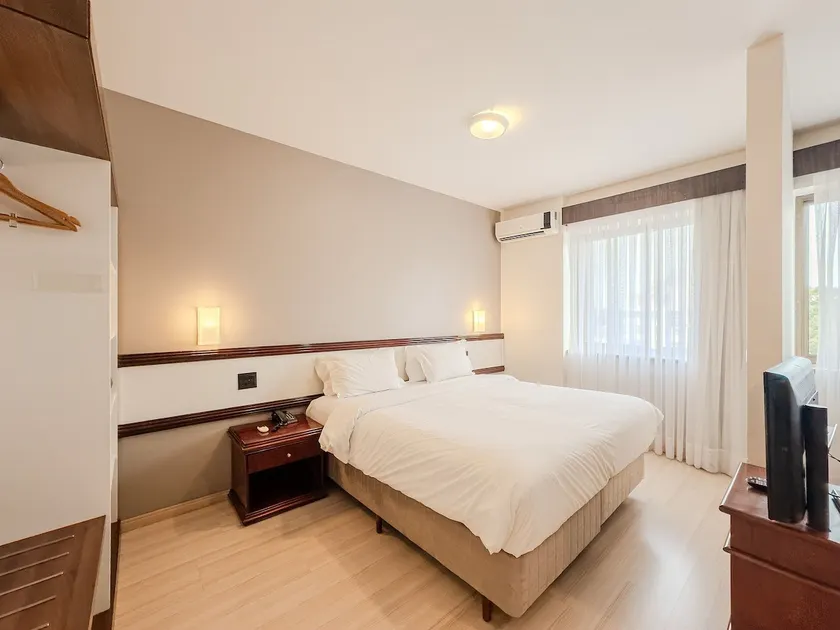 Modern, comfortable, and practical in the city center - Image 1