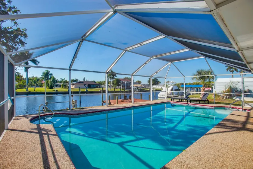 Lanai Lounging & Dockside Fun: Fort Myers Escape - Image 1