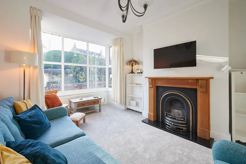 Host & Stay - Prospect Retreat - Image 1