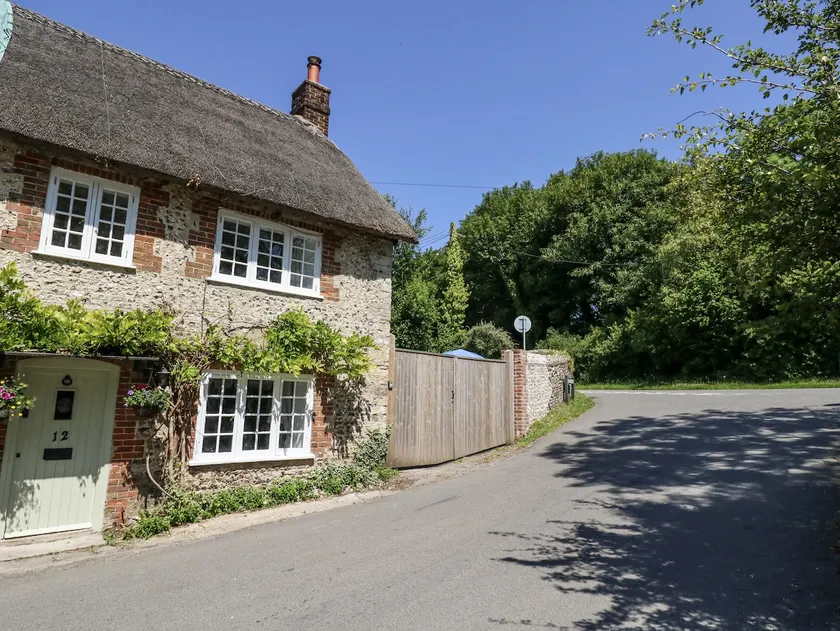Happiness Cottage - Image 1