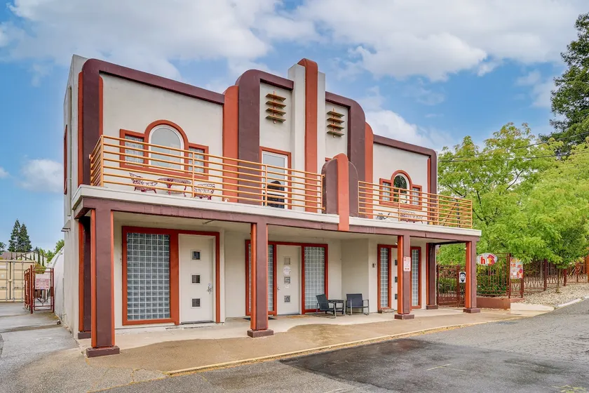 Easily Explore Fair Oaks Village! Unique Condo - Image 1