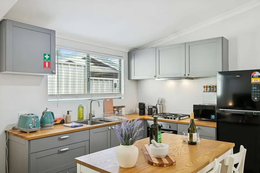 3 Beds| Spacious| Close to Beach| 200MBs Wifi - Image 1