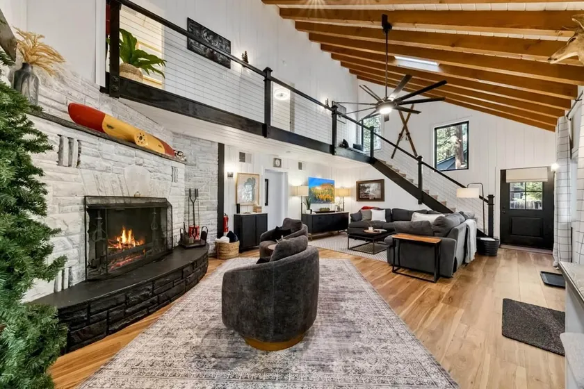 Beautifully Redesigned 5Br, Near Lake and Heavenly - Image 1
