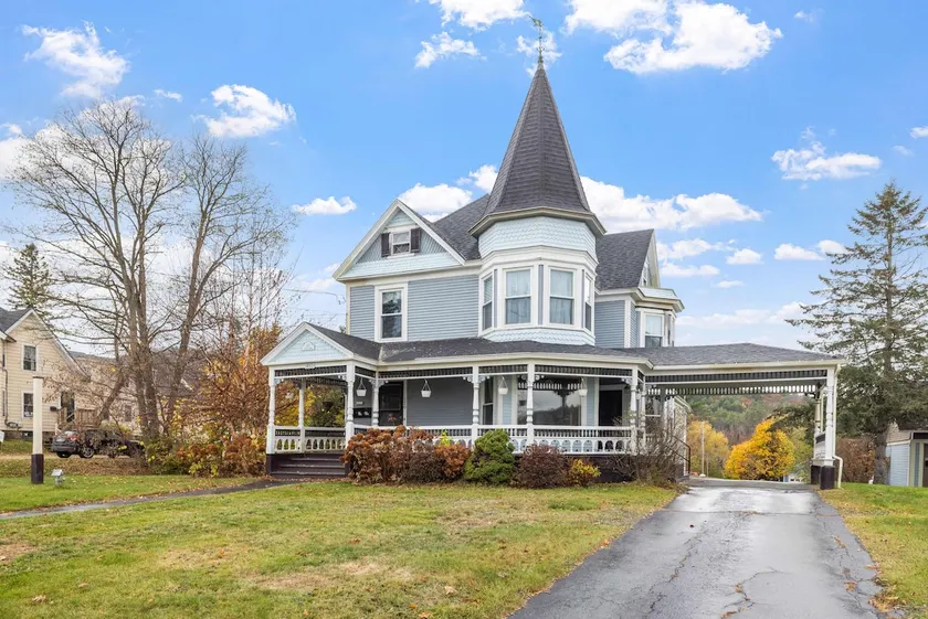 Pet-Friendly Victorian Retreat: Downtown Littleton - Image 1