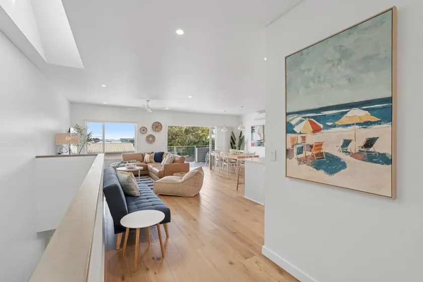 Sandy Toes - Walk to Beach, Pet Friendly, Stylish - Image 1
