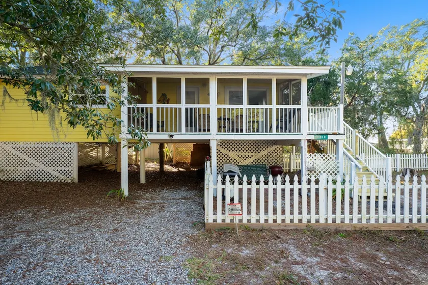 Bay Leave - Image 1