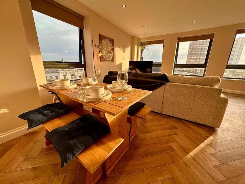 Brighton City View 3-Bed Retreat - Image 1